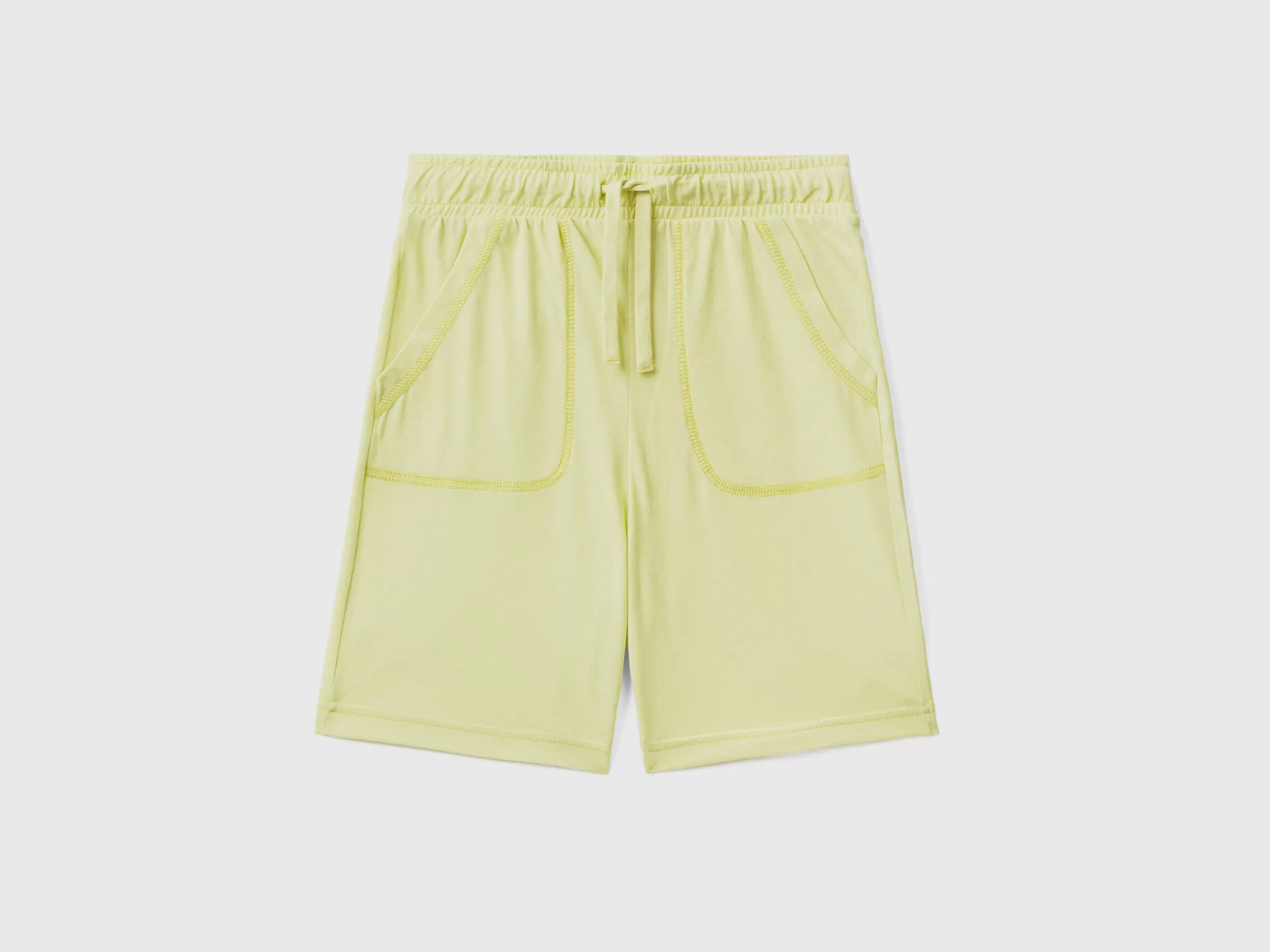 Bermudas Com Bolsos Em Tecido Reciclado^Benetton Store