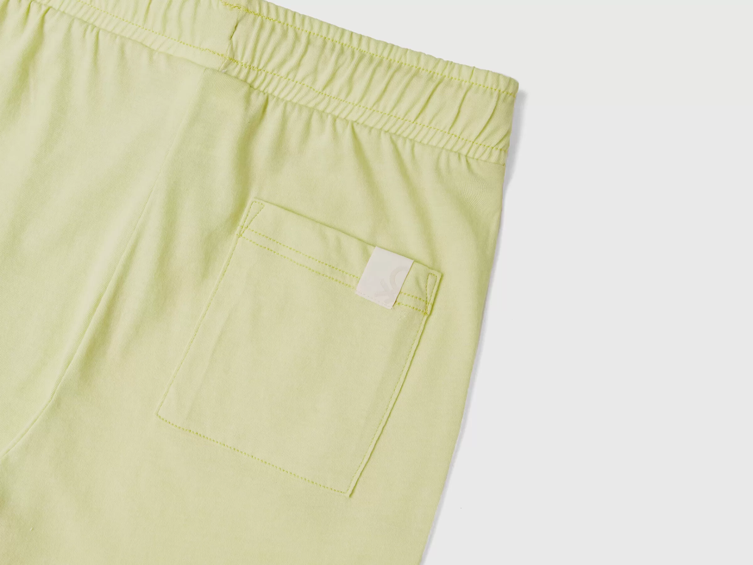 Bermudas Com Bolsos Em Tecido Reciclado^Benetton Store