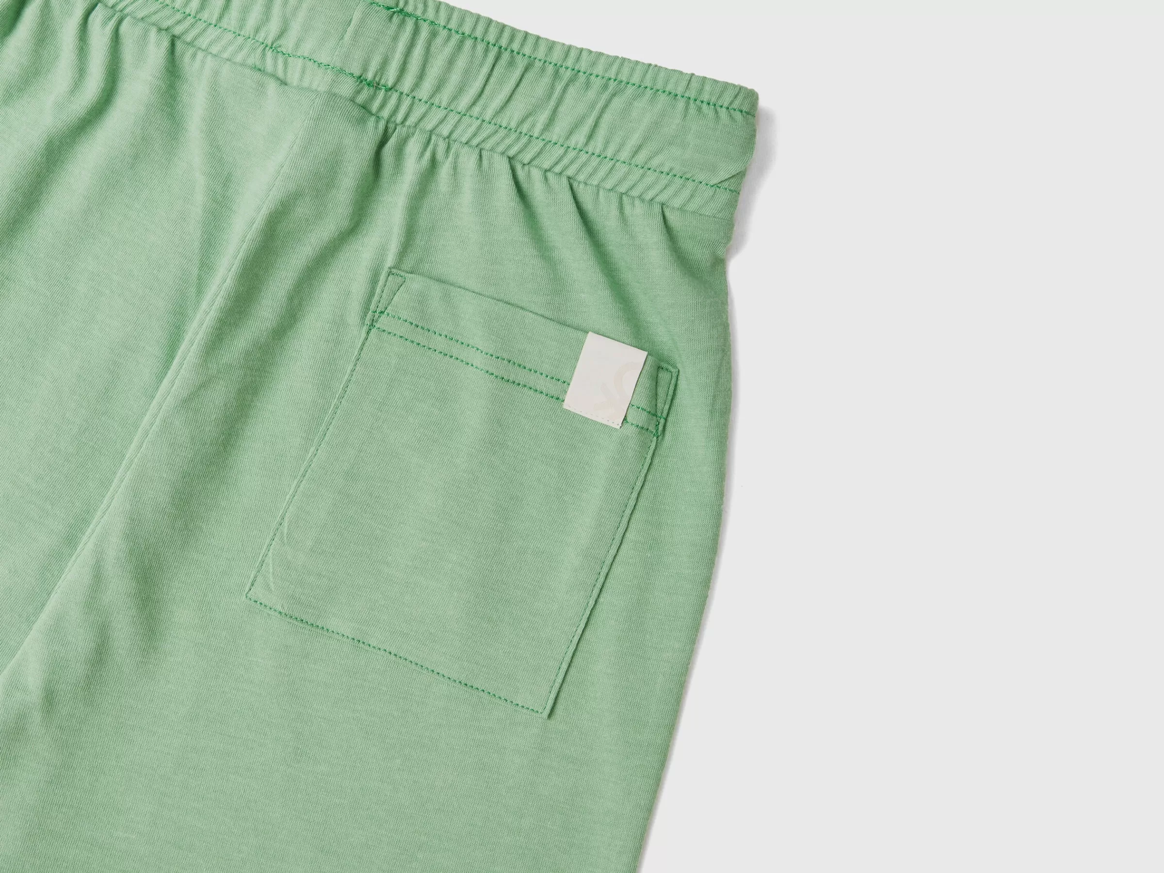 Bermudas Com Bolsos Em Tecido Reciclado^Benetton Best