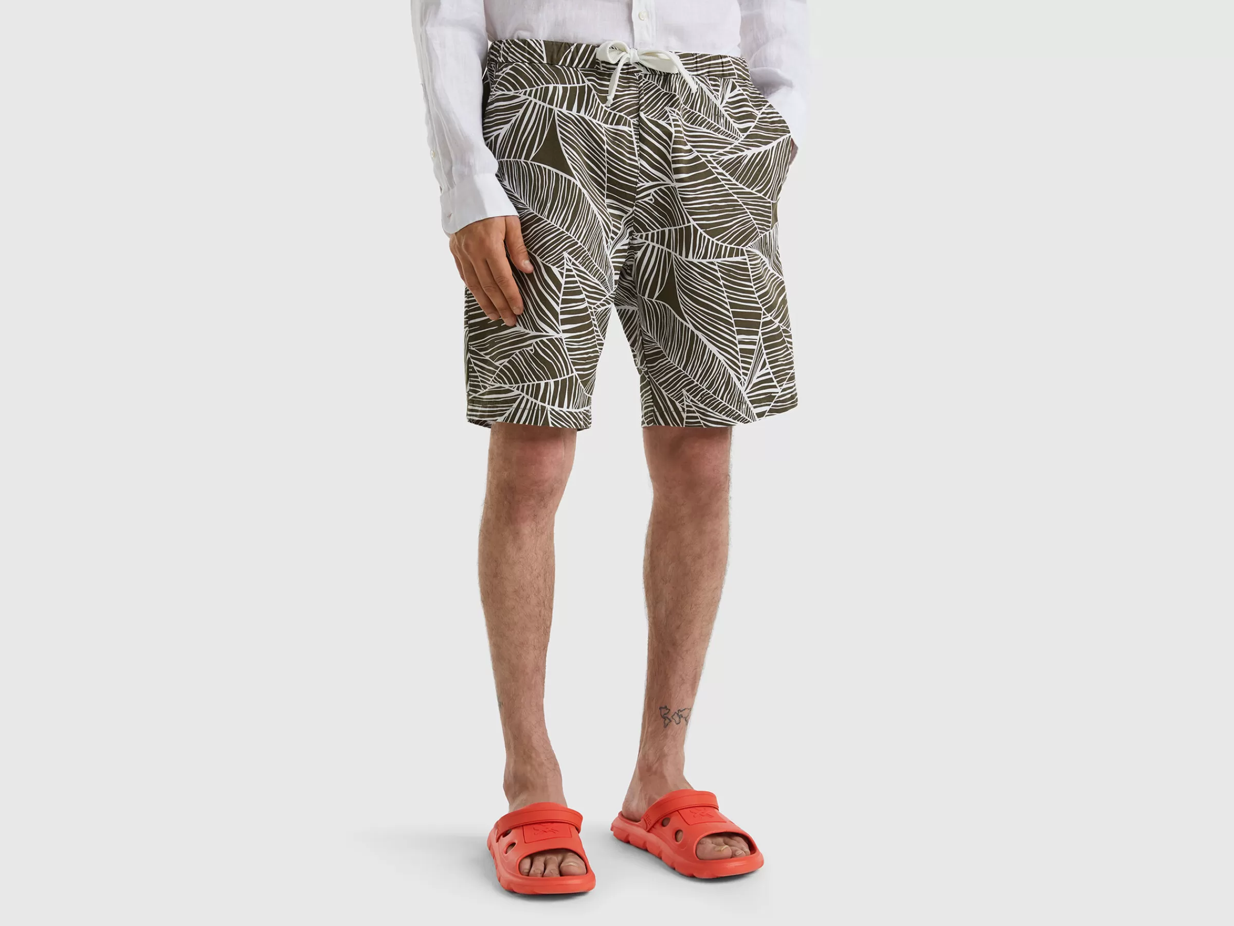 Bermudas Com Estampado Tropical^Benetton New