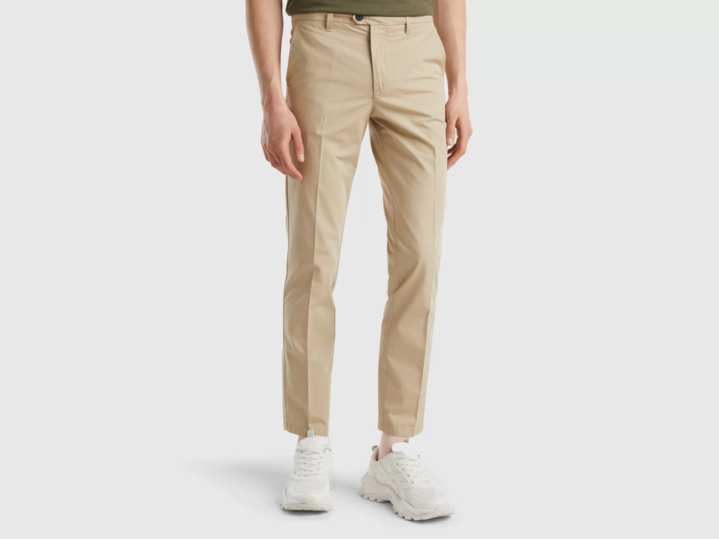 Chinos Slim Fit Em Algodão Leve^Benetton Outlet