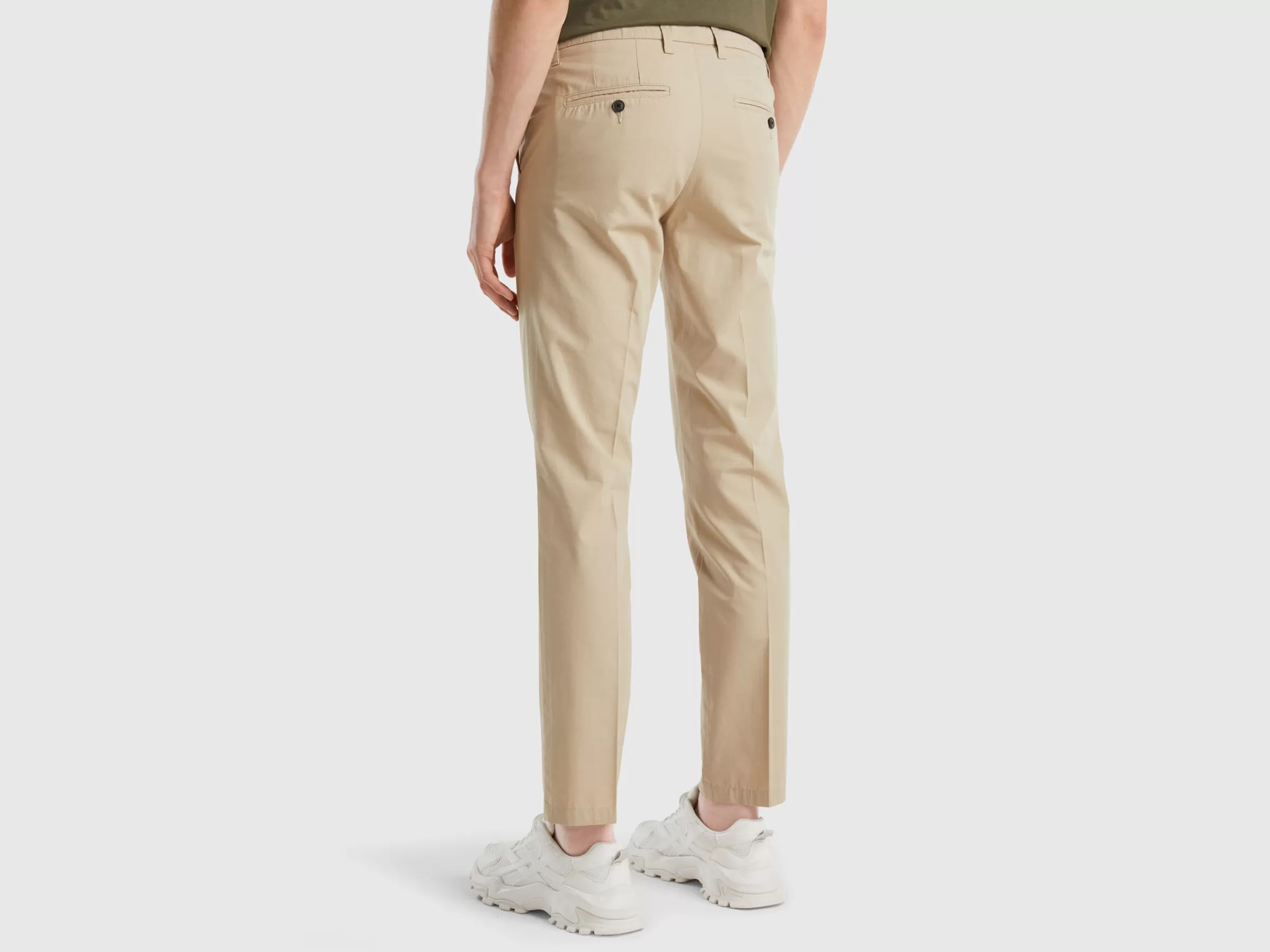 Chinos Slim Fit Em Algodão Leve^Benetton Outlet