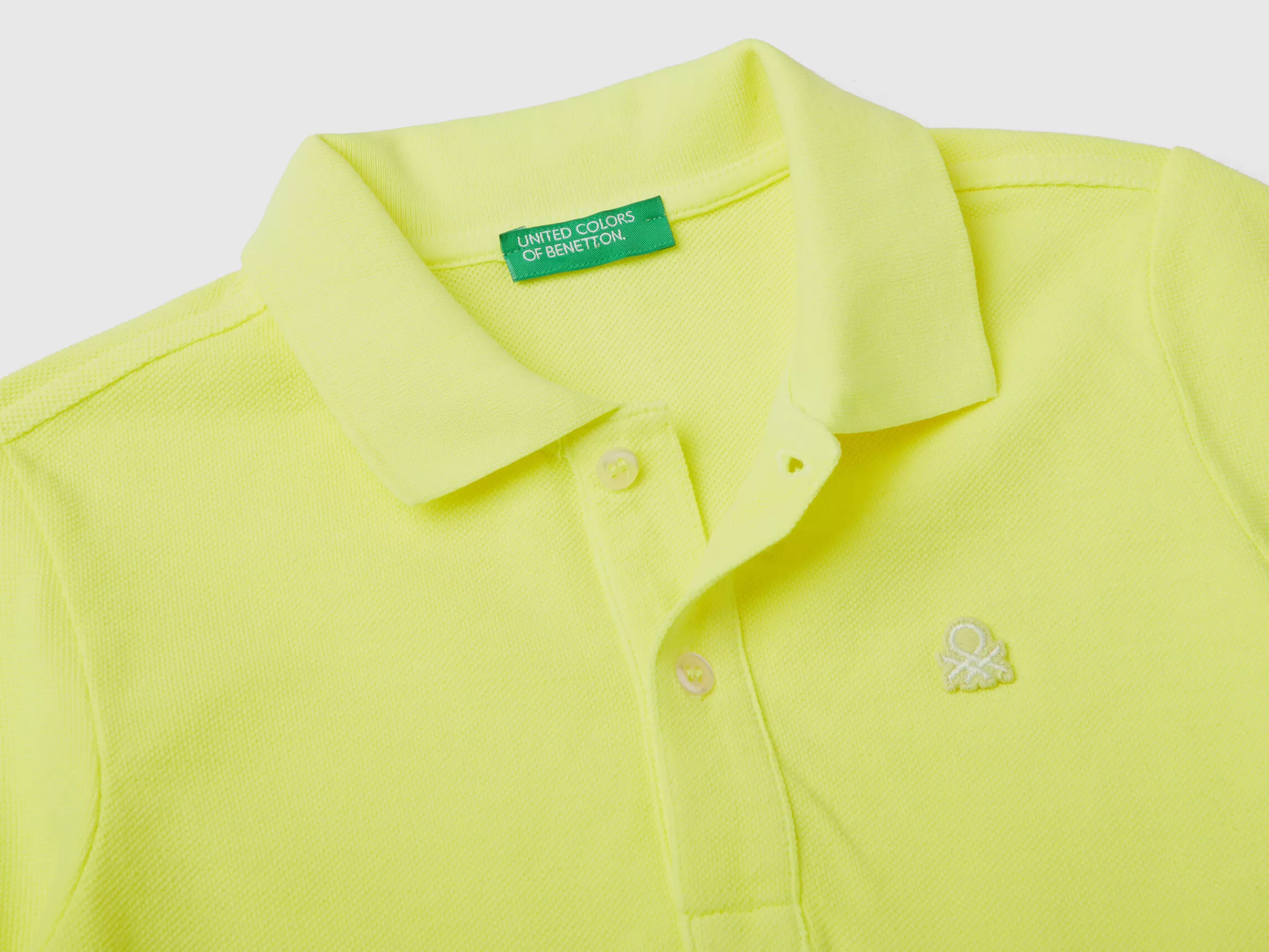 Polo Fluorescente Em Algodão Organico^Benetton Store