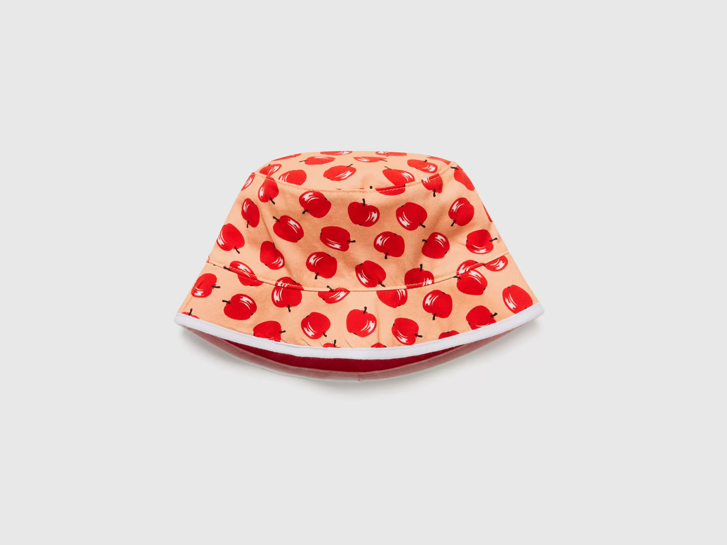 Red Hat With Apple Print^Benetton Shop