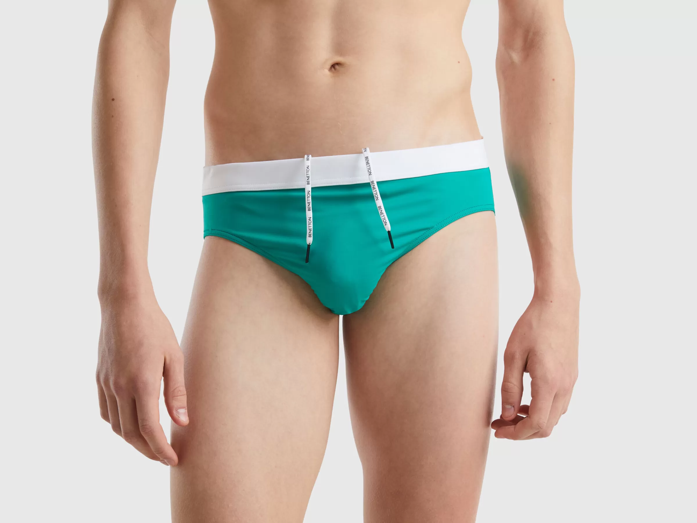 Slip De Banho Em Econyl®^Benetton Store