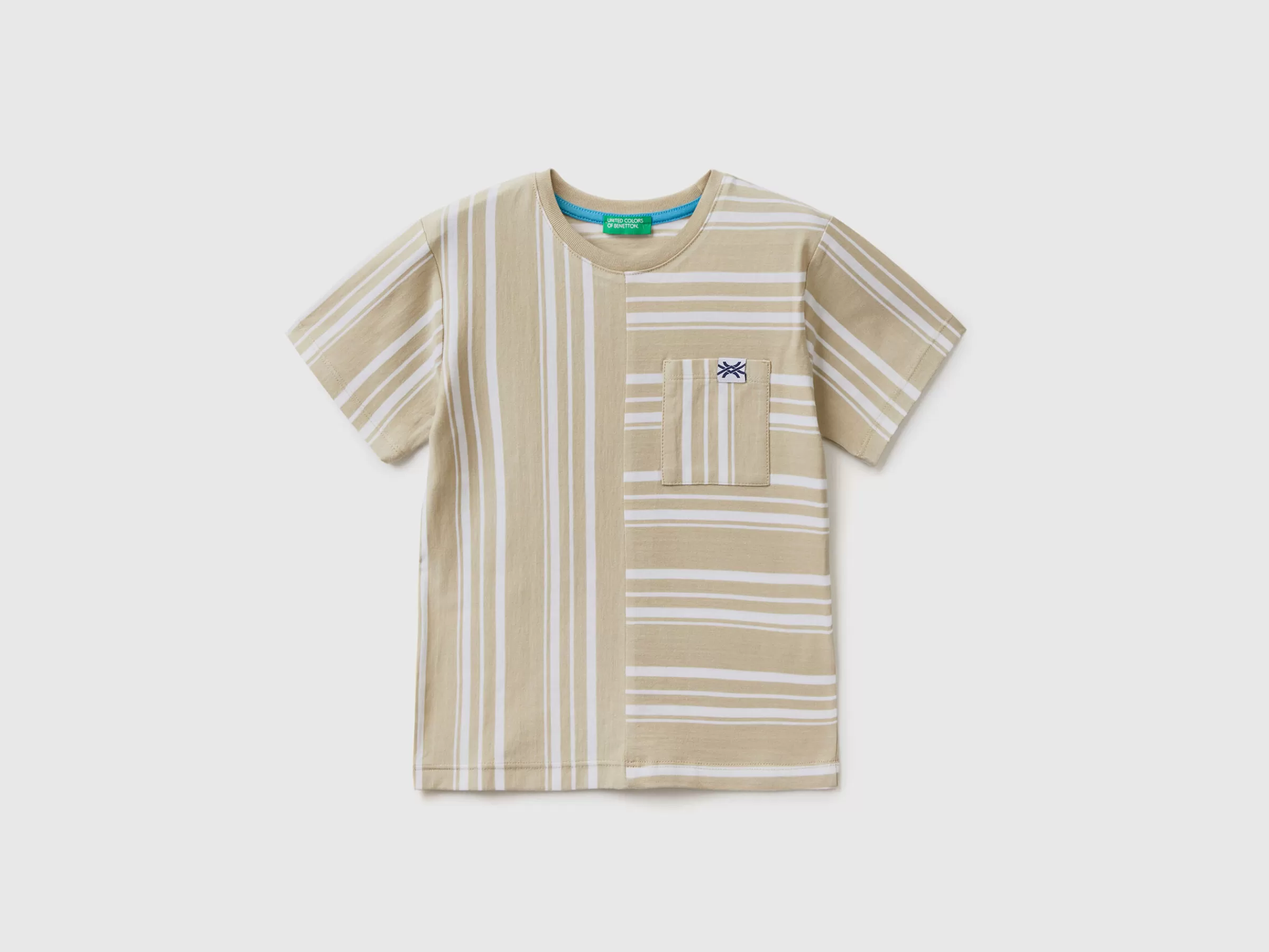 T-Shirt As Riscas Com Bolso Pequeno^Benetton Online